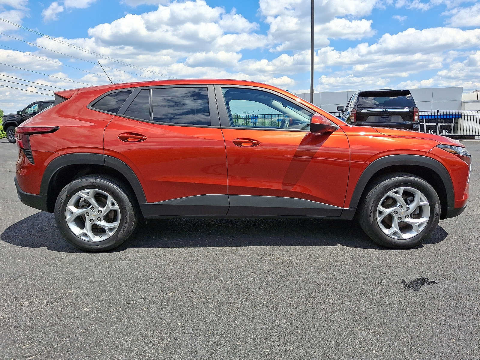 Used 2024 Chevrolet Trax LS w/ LS Convenience Package FWD image 7