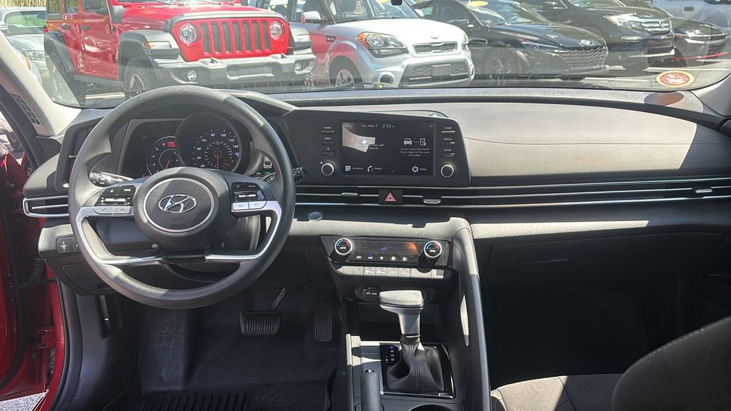 Used 2023 Hyundai Elantra SEL FWD image 12
