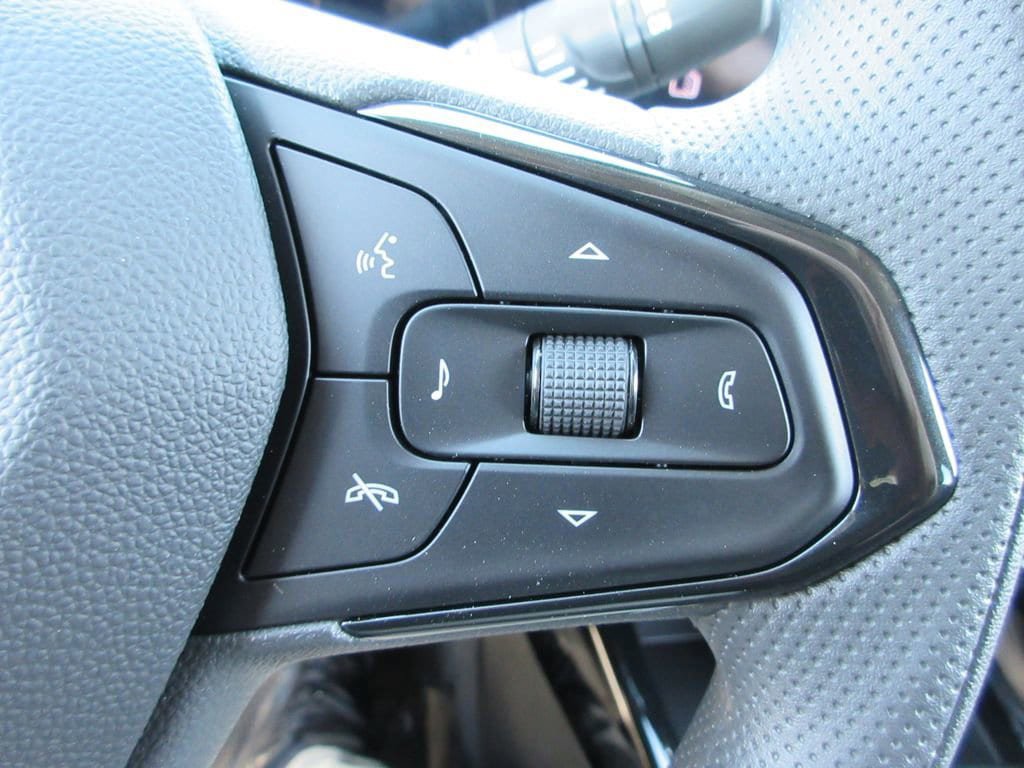 New 2026 Chevrolet Trax LT w/ LPO, Blackout Package FWD image 24