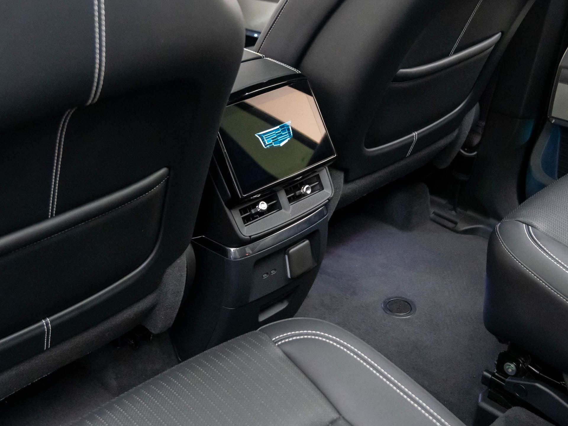 New 2026 Cadillac Vistiq Sport image 22