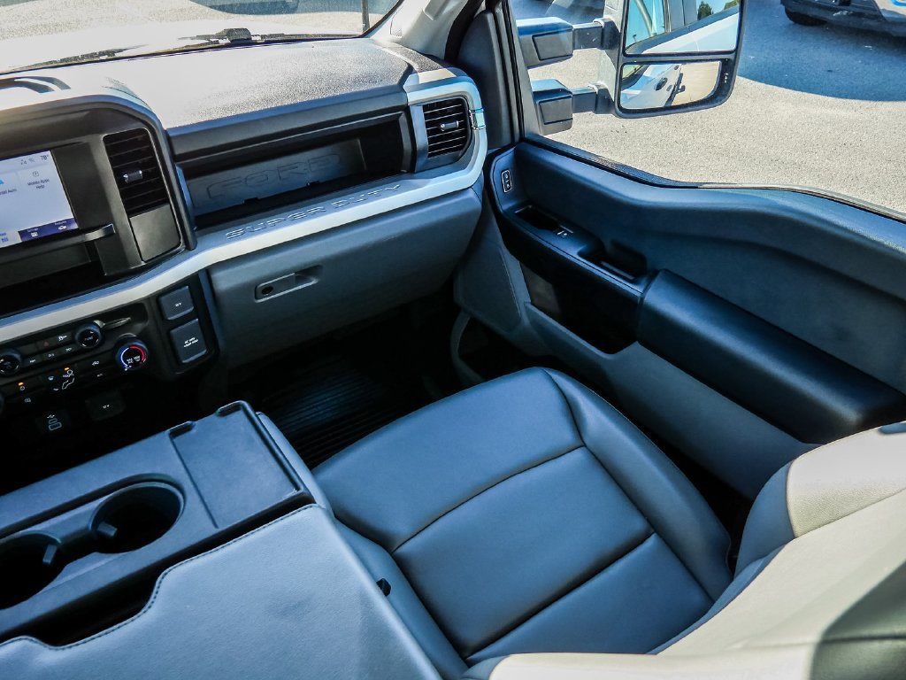 Used 2025 Ford F350 XL w/ XL Chrome Package AWD/4WD image 28