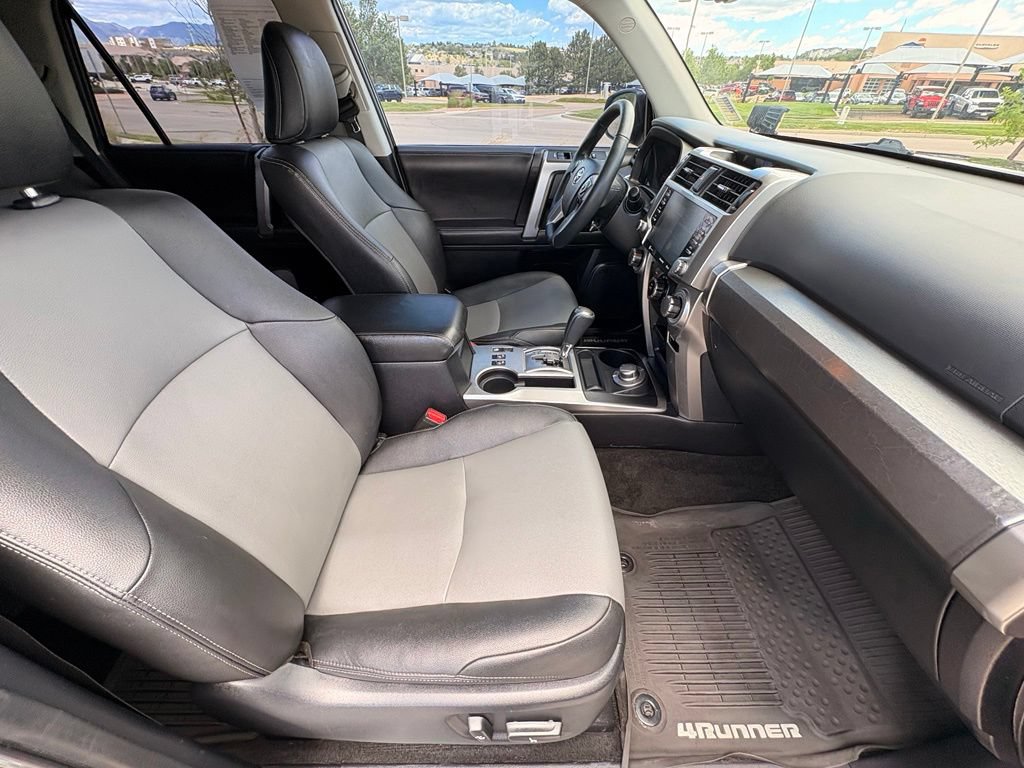 Used 2020 Toyota 4Runner SR5 Premium w/ Moonroof Package AWD/4WD image 36