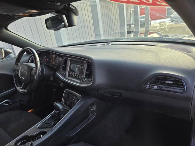 Used 2022 Dodge Challenger R/T w/ Blacktop Package image 17