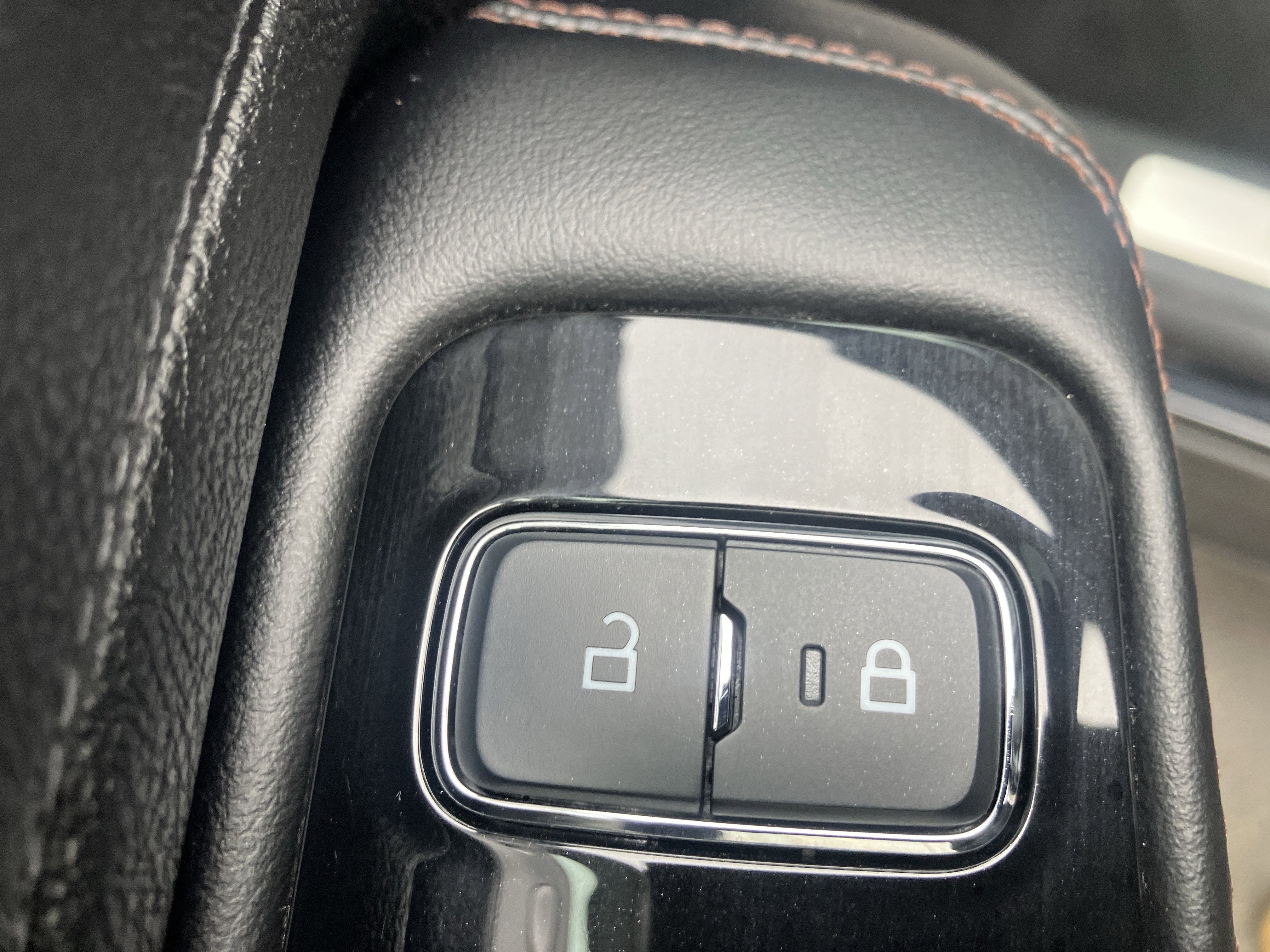 Used 2024 Lincoln Aviator Reserve image 23