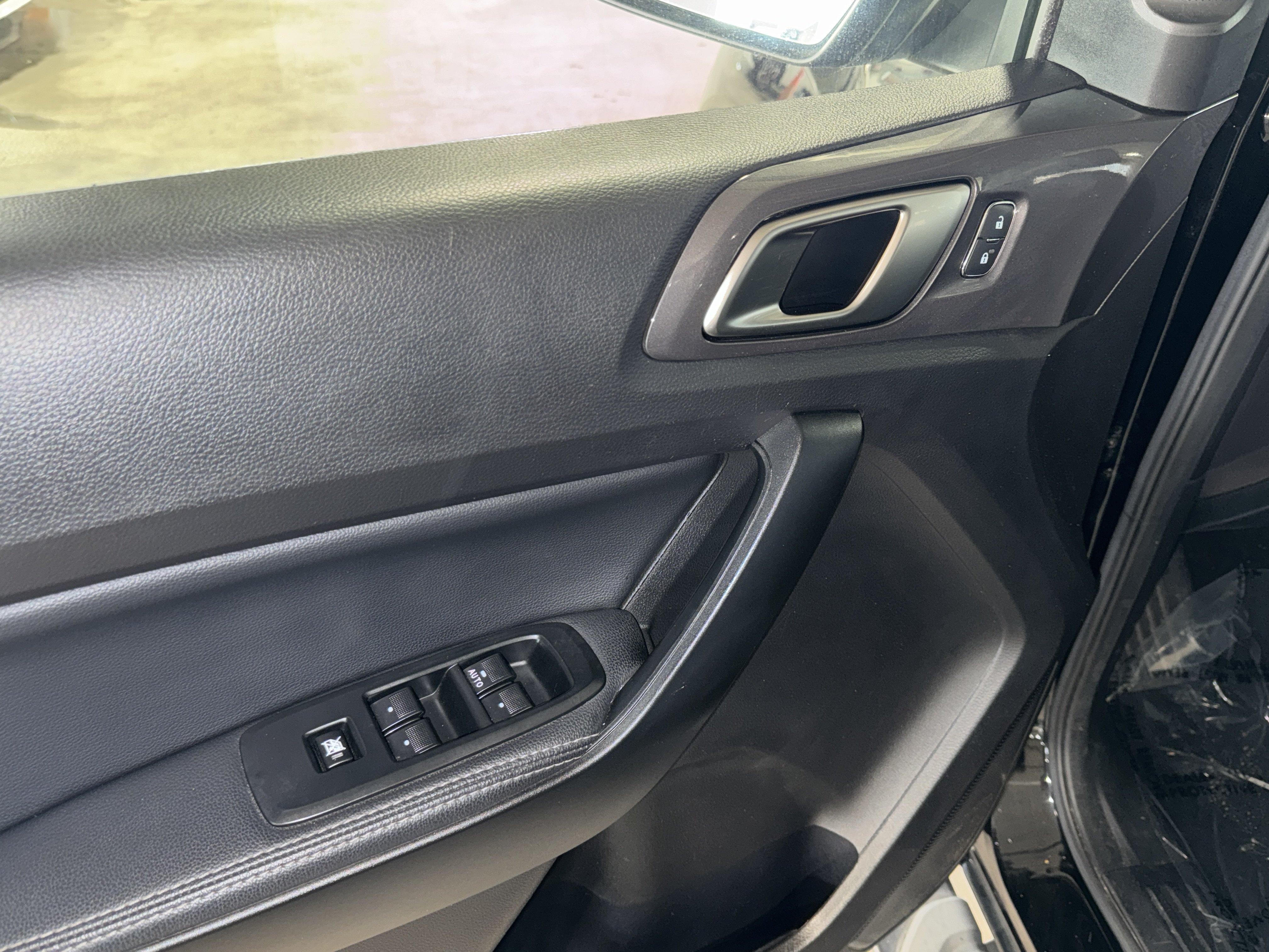 Used 2019 Ford Ranger Lariat w/ Bed Utility Package RWD image 18