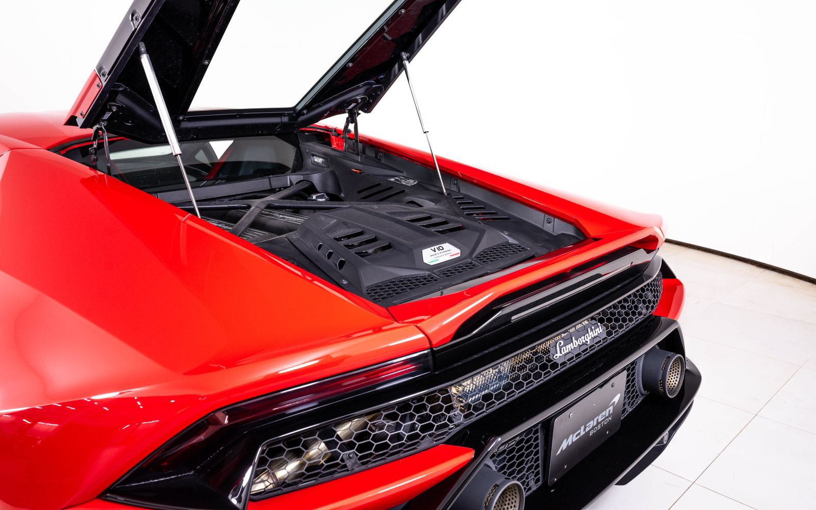 Used 2021 Lamborghini Huracan EVO RWD image 12