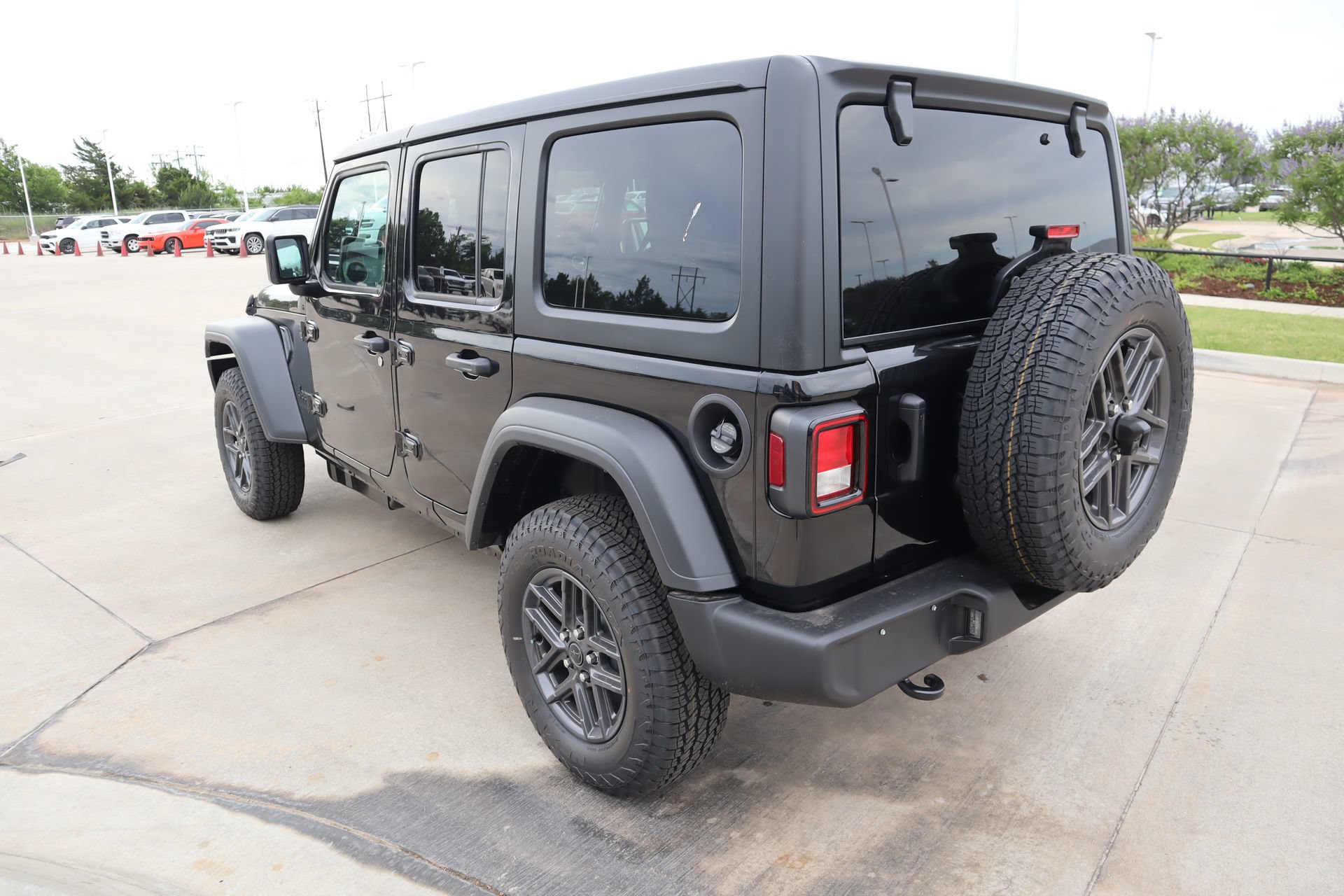 New 2026 Jeep Wrangler Unlimited Sport w/ Convenience Group AWD/4WD image 23