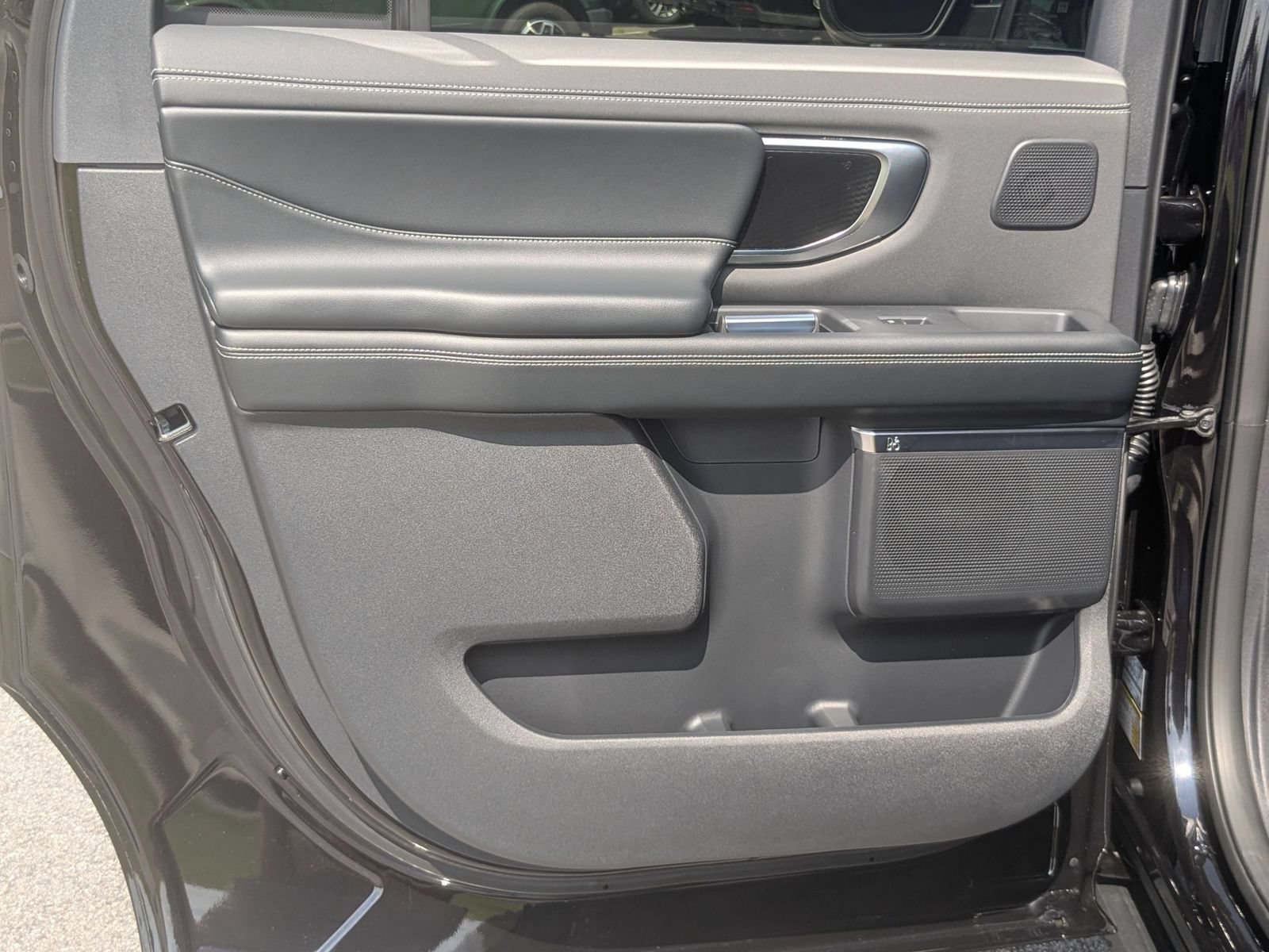 New 2027 Ford Expedition Max Platinum w/ Stealth Performance Package AWD/4WD image 27