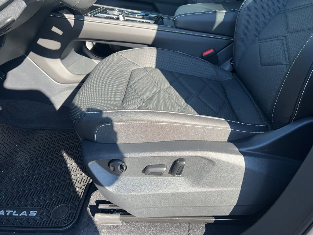 New 2026 Volkswagen Atlas SE image 16