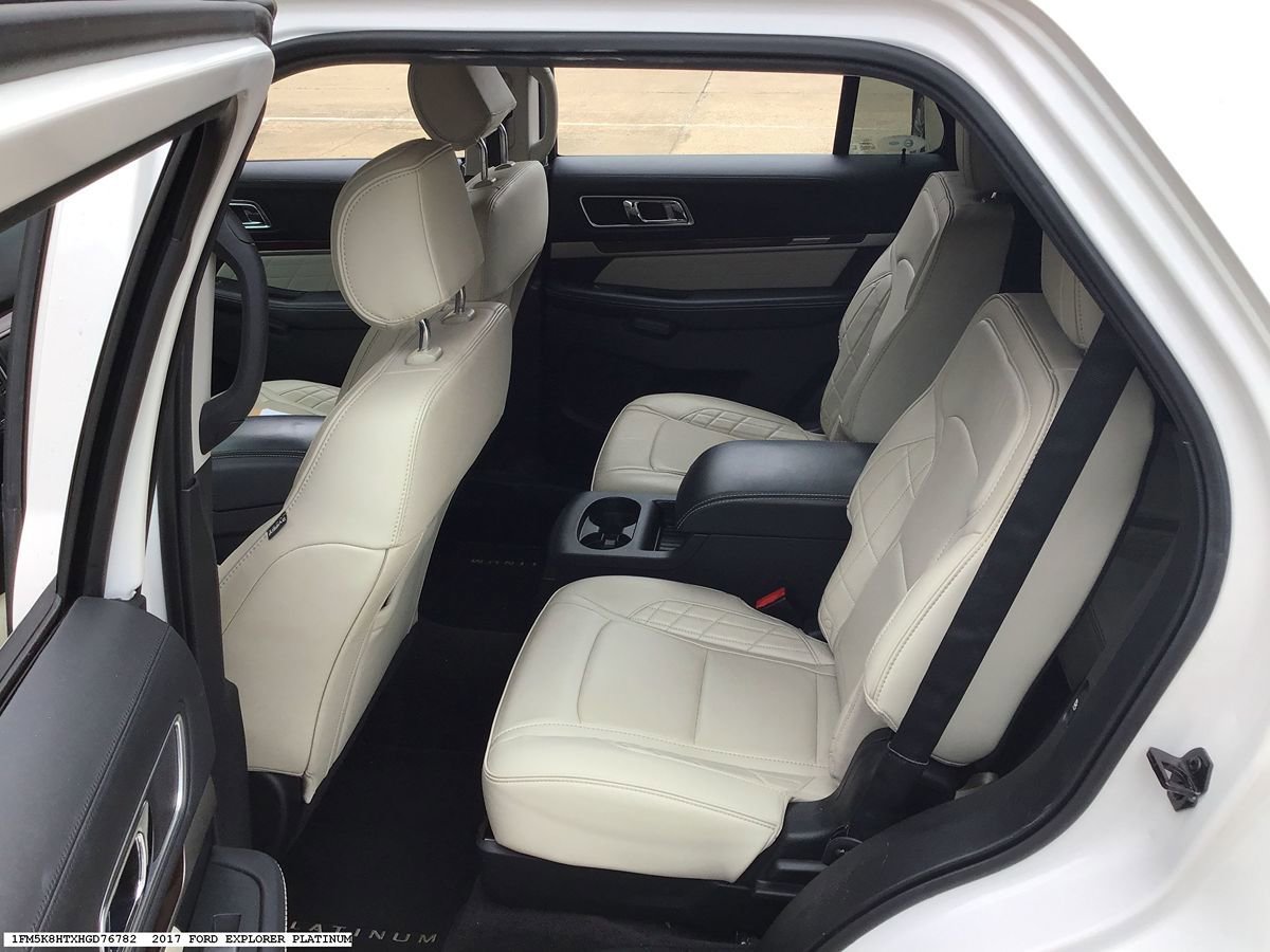 Used 2017 Ford Explorer Platinum image 13