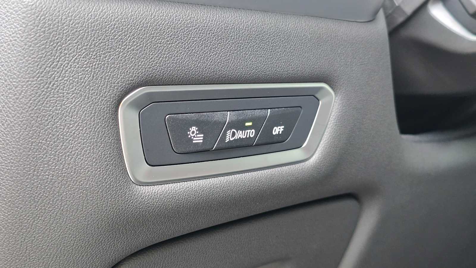 Used 2025 BMW X7 xDrive40i w/ Premium Package AWD/4WD image 26
