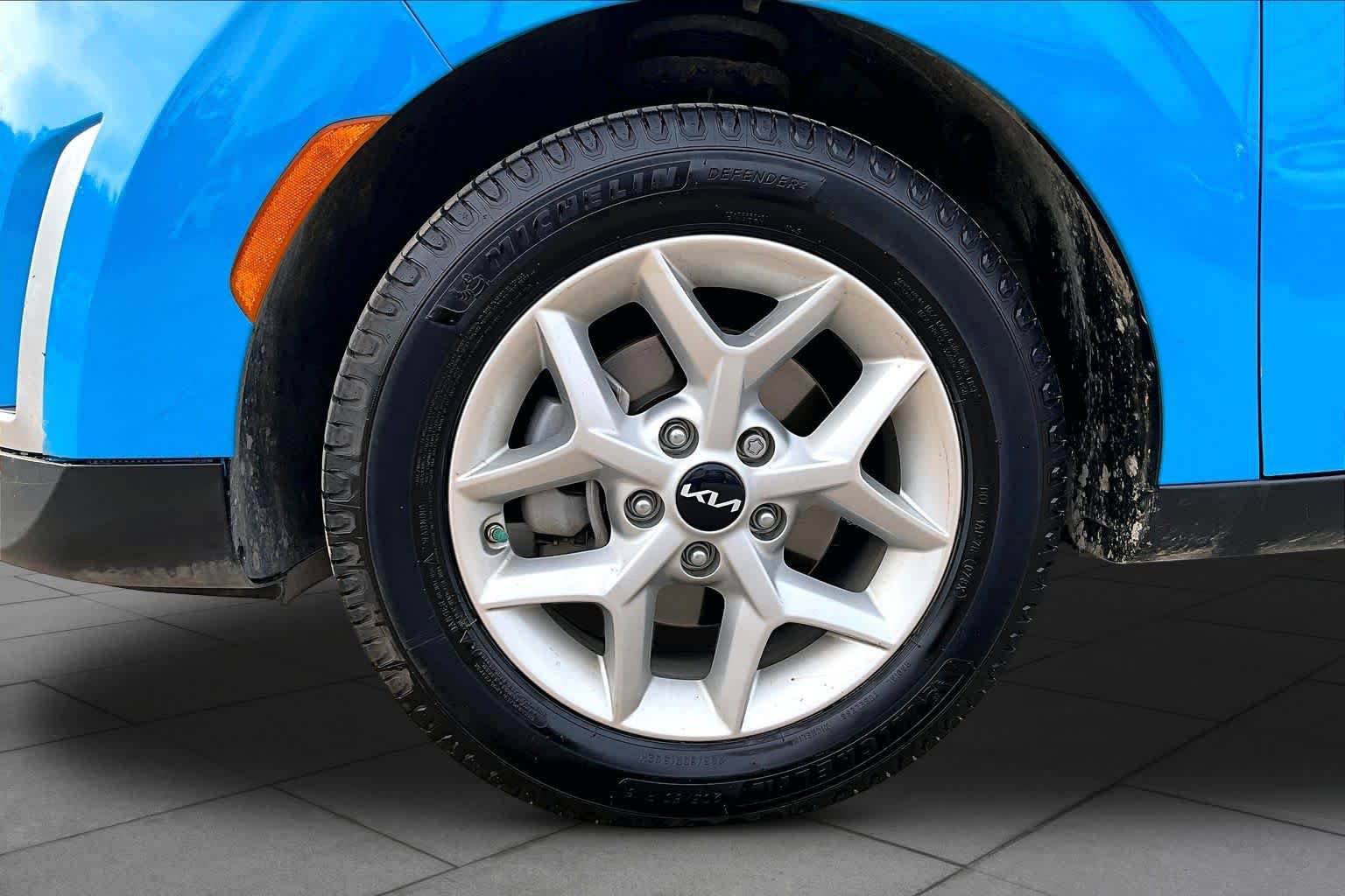 Used 2024 Kia Soul S FWD image 11