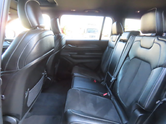 Used 2023 Jeep Grand Cherokee L Laredo AWD/4WD image 24