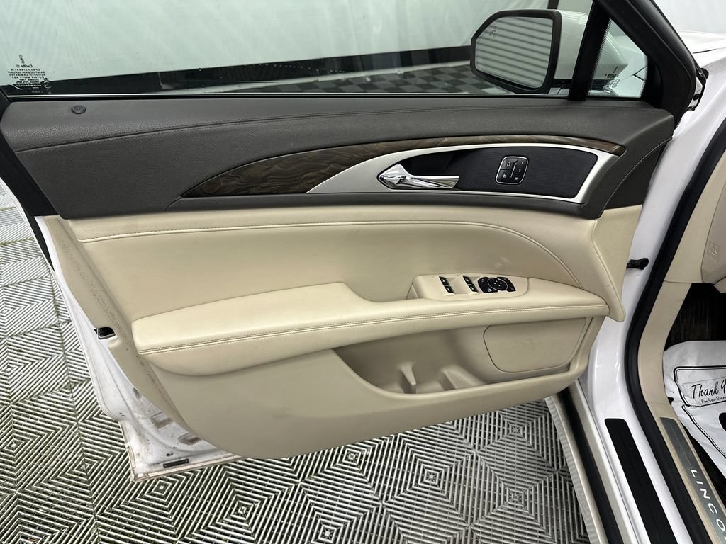 Used 2017 Lincoln MKZ Reserve FWD image 11