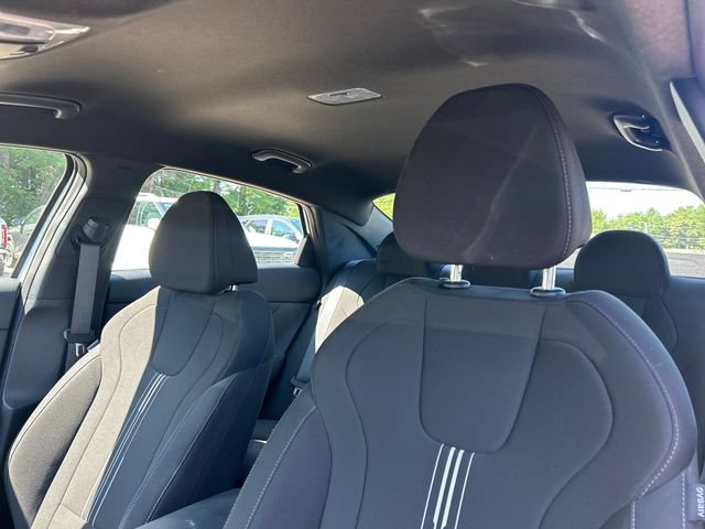 Used 2025 Hyundai Elantra SEL FWD image 21