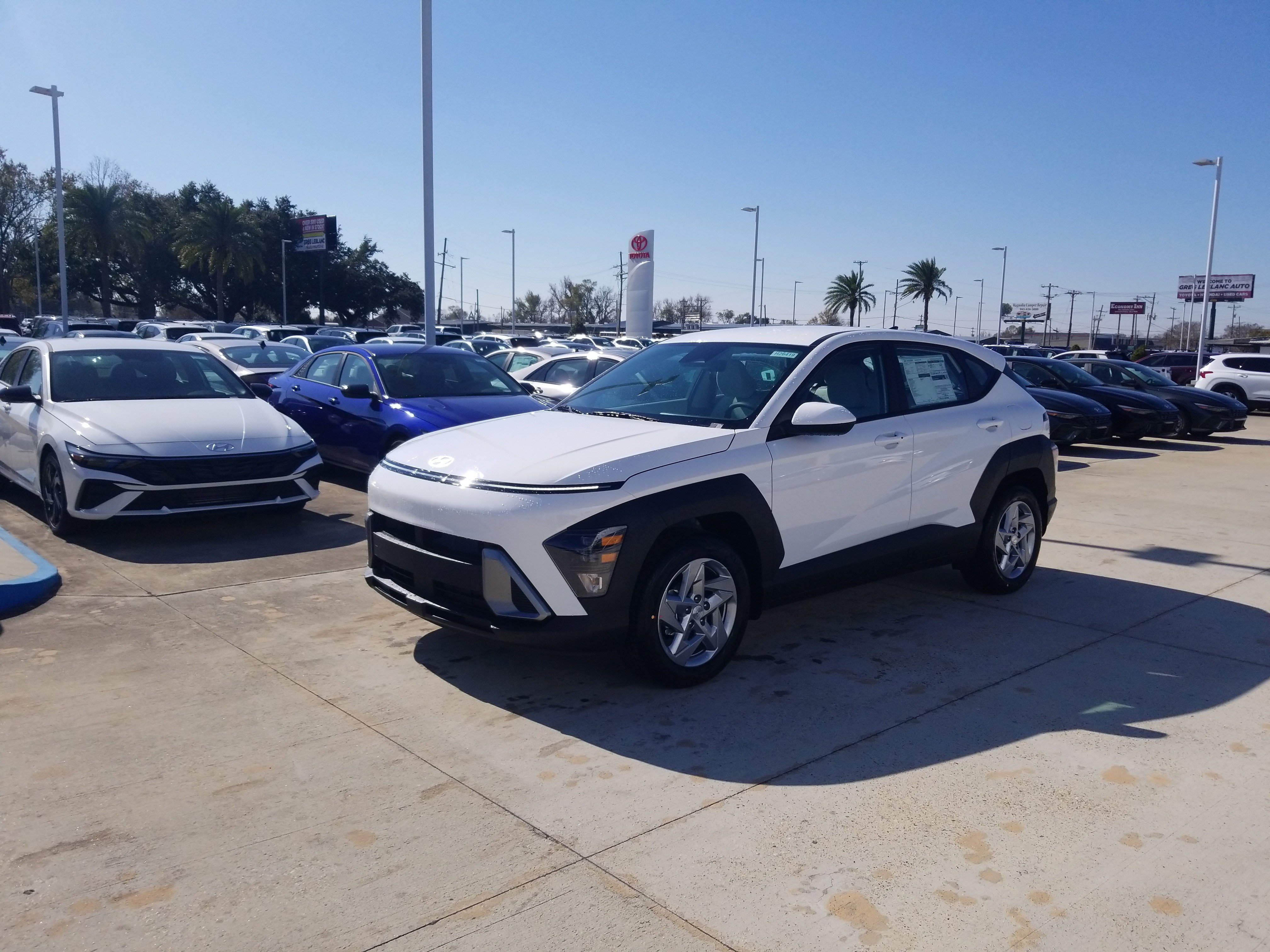 New 2026 Hyundai Kona SE image 3