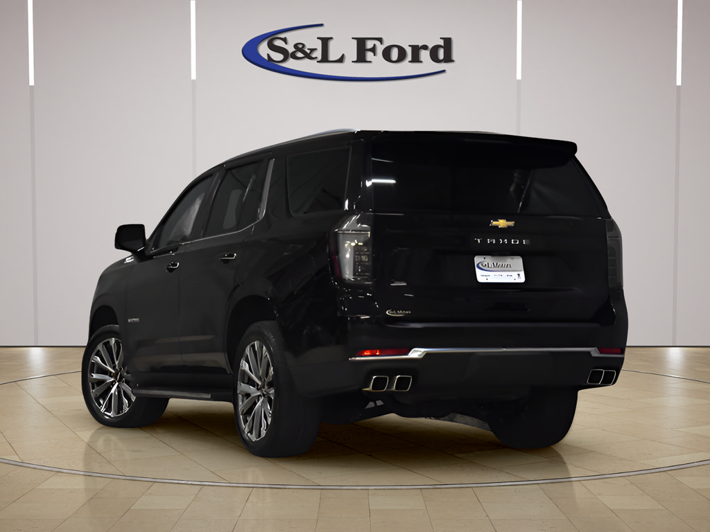 Used 2025 Chevrolet Tahoe High Country AWD/4WD image 3