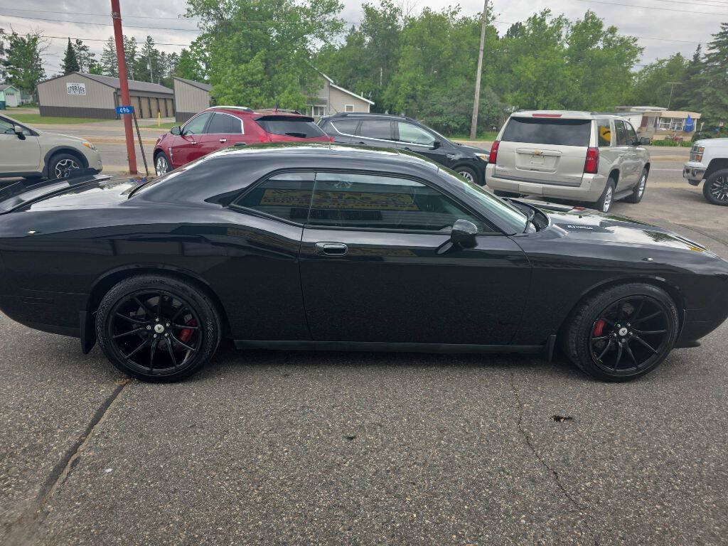 Used 2009 Dodge Challenger SRT8 w/ SRT Option Group II RWD image 5