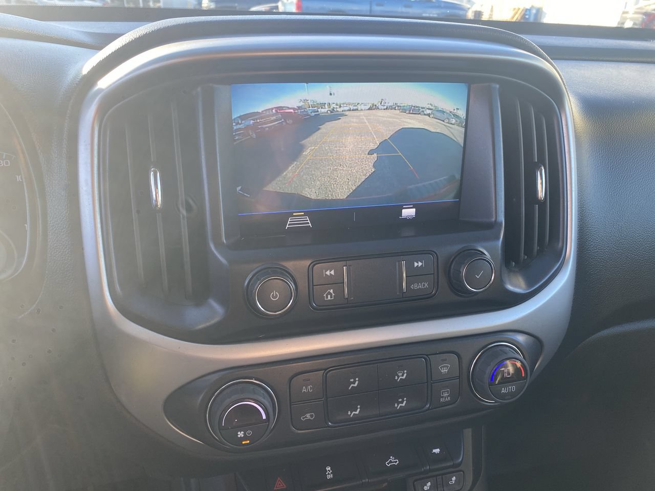 Used 2022 Chevrolet Colorado LT w/ Luxury Package RWD image 14