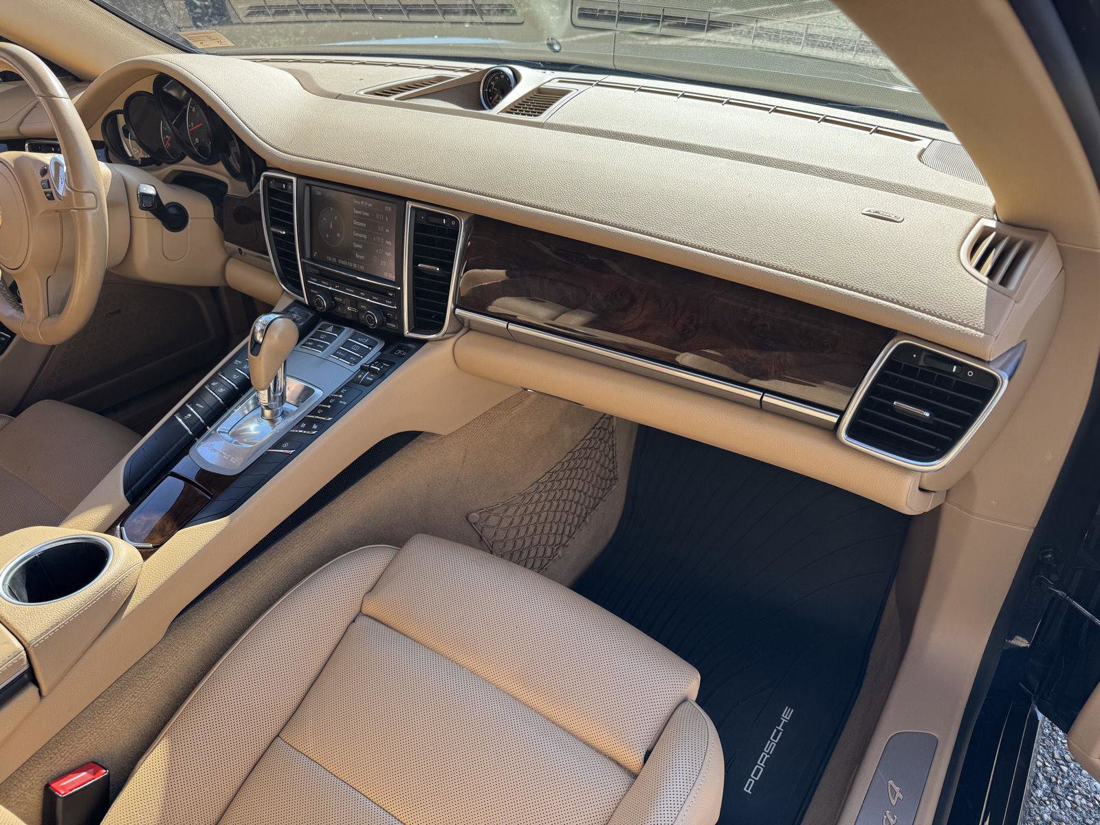 Used 2015 Porsche Panamera 4 image 9