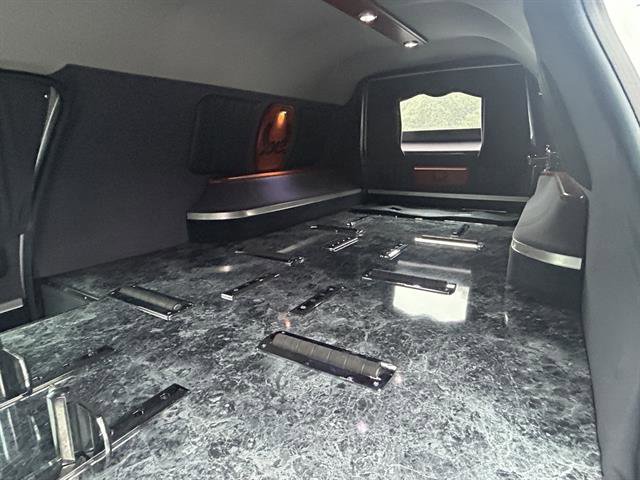 Used 2010 Cadillac DTS Hearse image 27