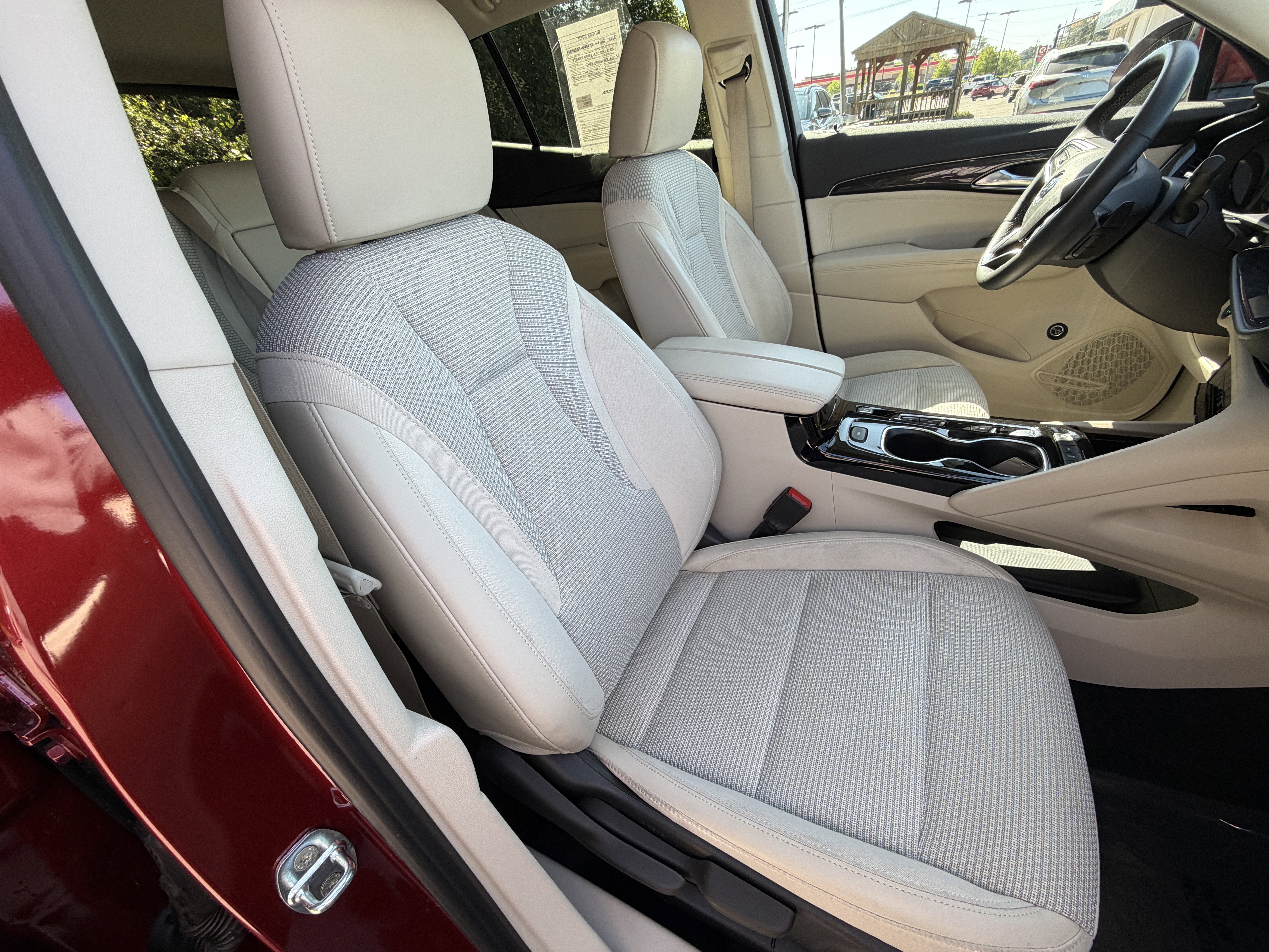 Used 2023 Buick Envision Preferred image 18