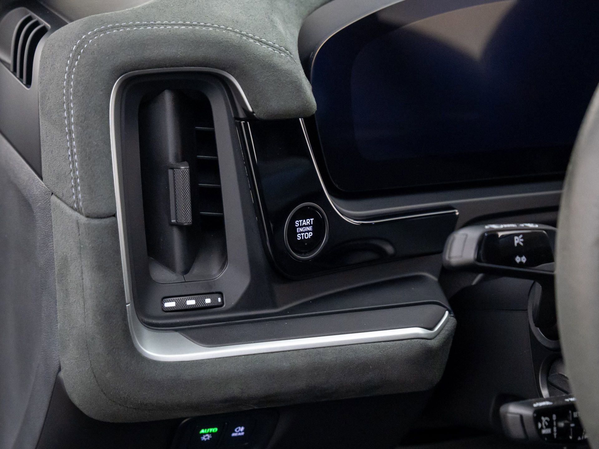 Certified 2024 Porsche Cayenne Turbo GT image 21