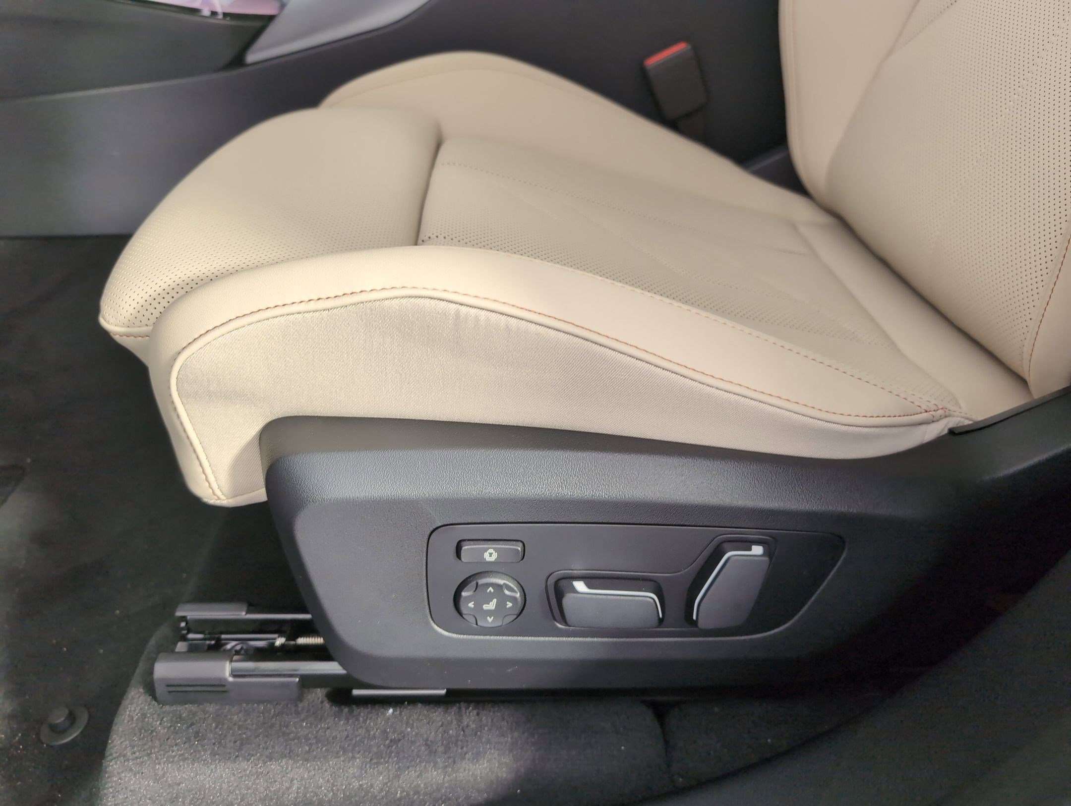 Used 2025 BMW X3 xDrive30i w/ Convenience Package image 11