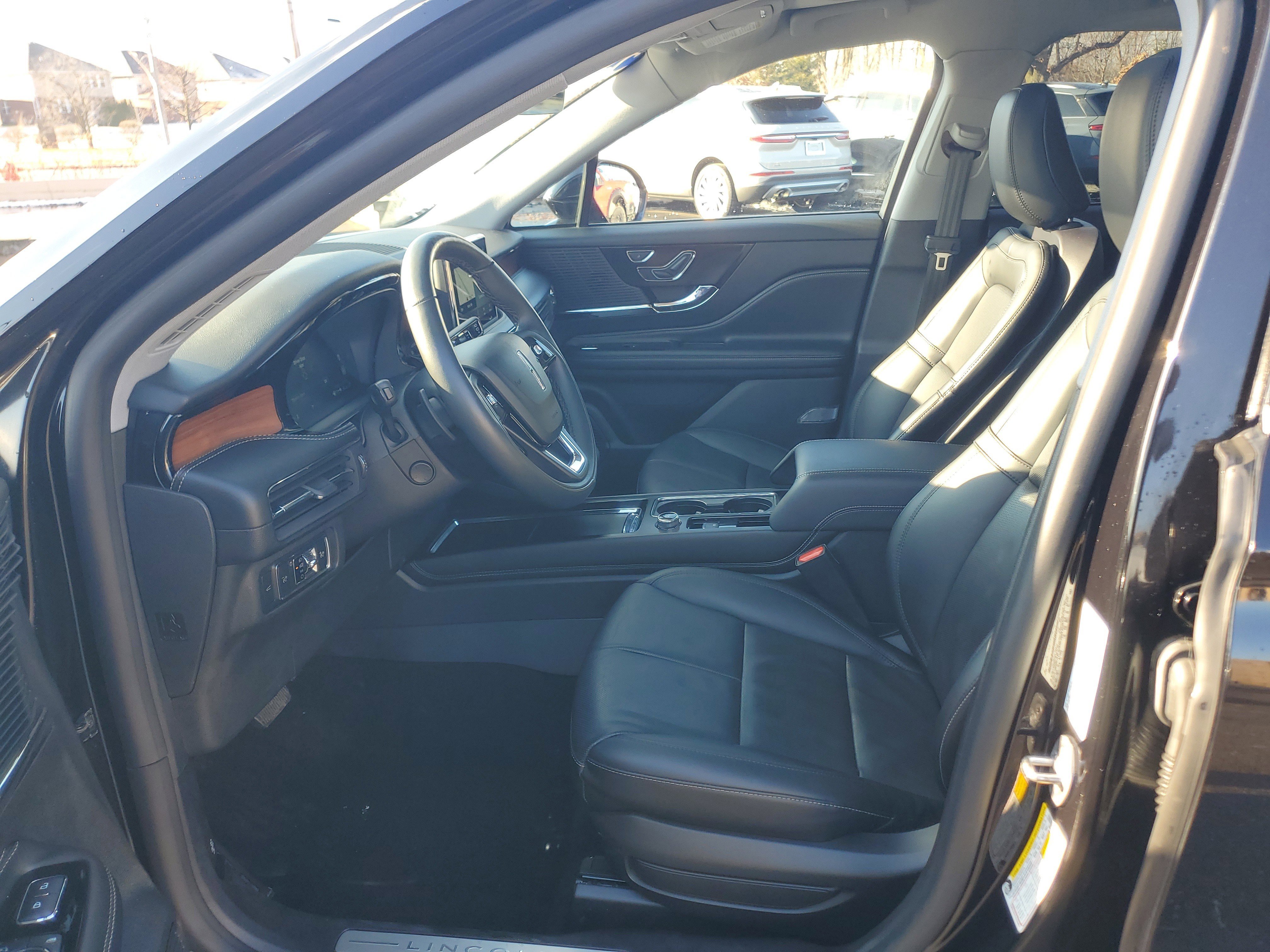 Certified 2022 Lincoln Corsair Reserve w/ Equipment Group 201A image 12