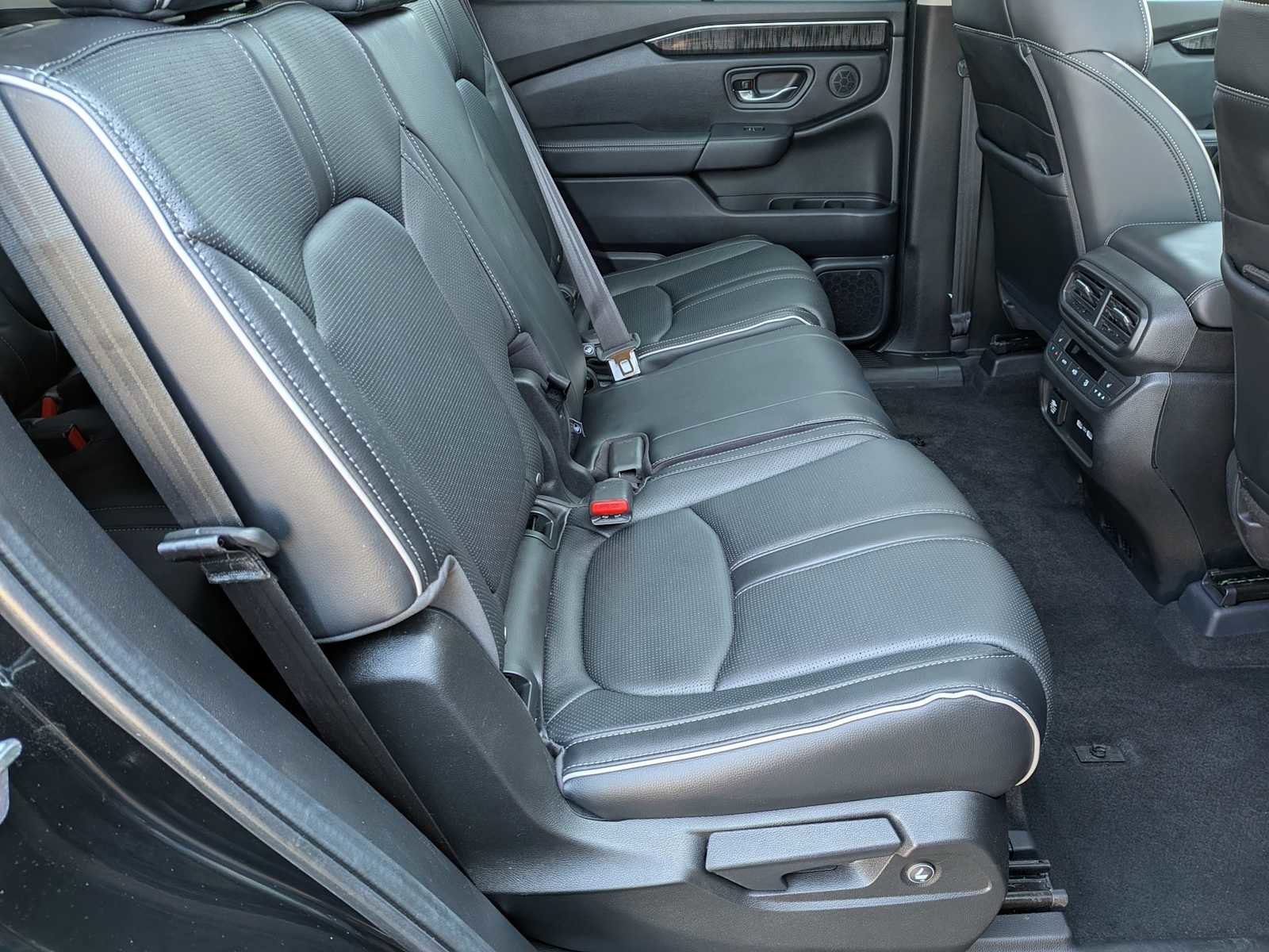 Used 2023 Honda Pilot Elite image 18