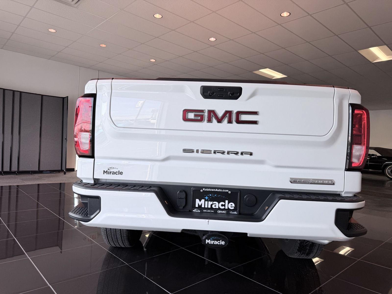 Used 2023 GMC Sierra 1500 Elevation AWD/4WD image 13