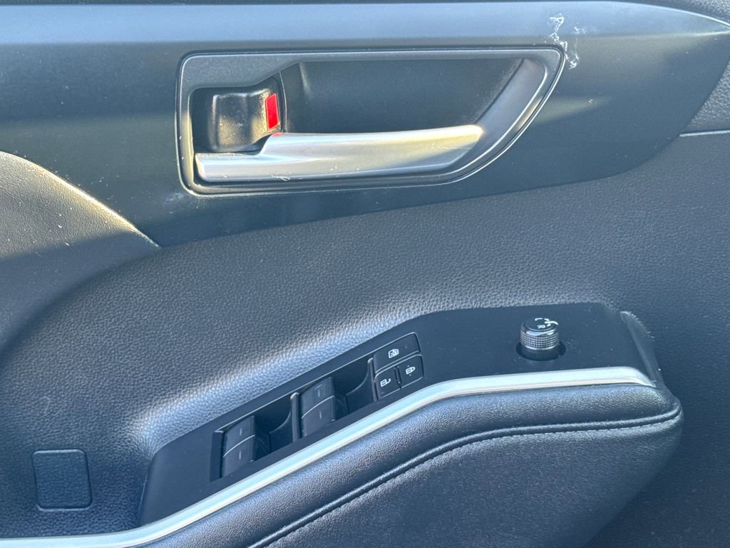 Used 2024 Toyota Highlander XLE image 36