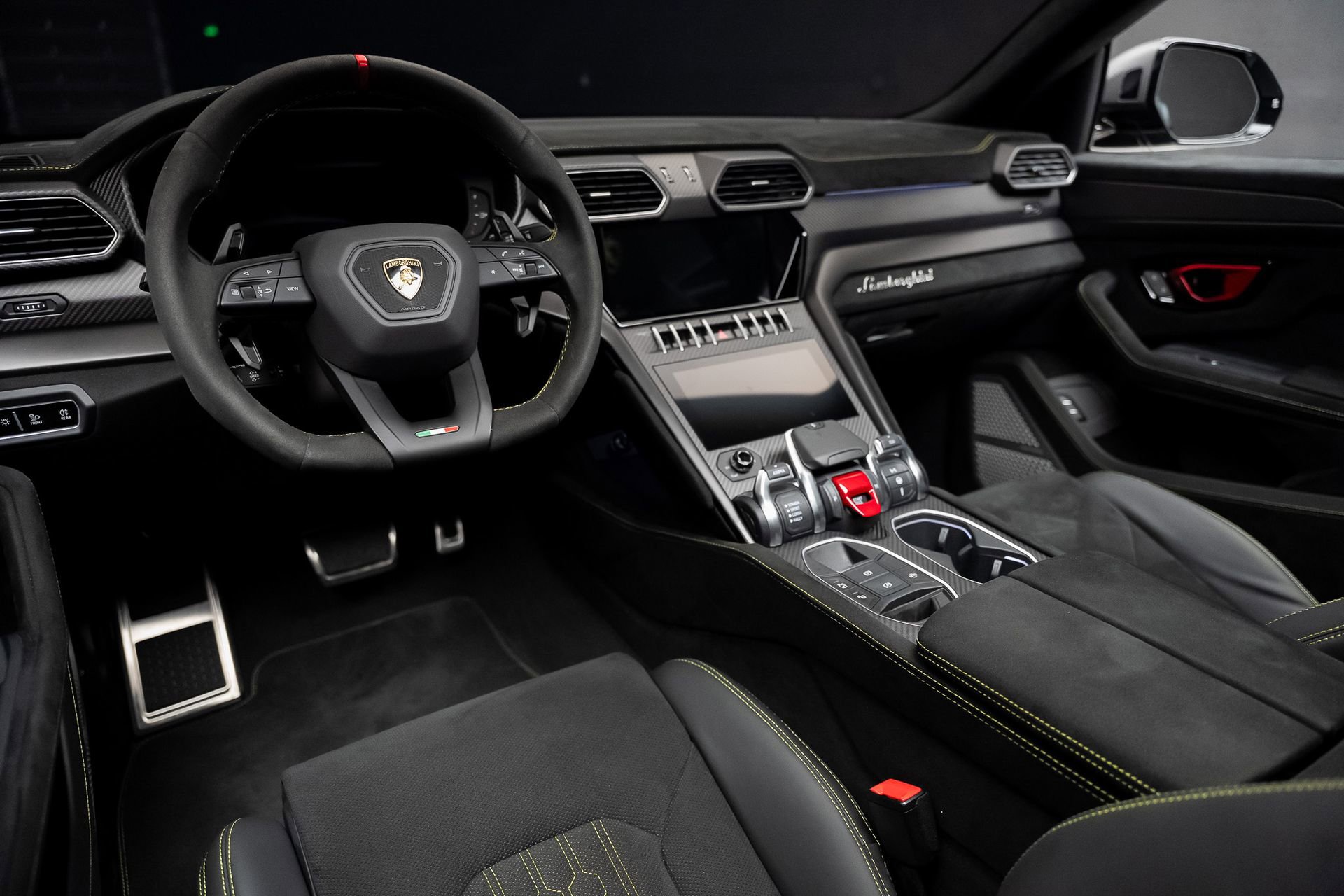 Used 2024 Lamborghini Urus Performante image 2