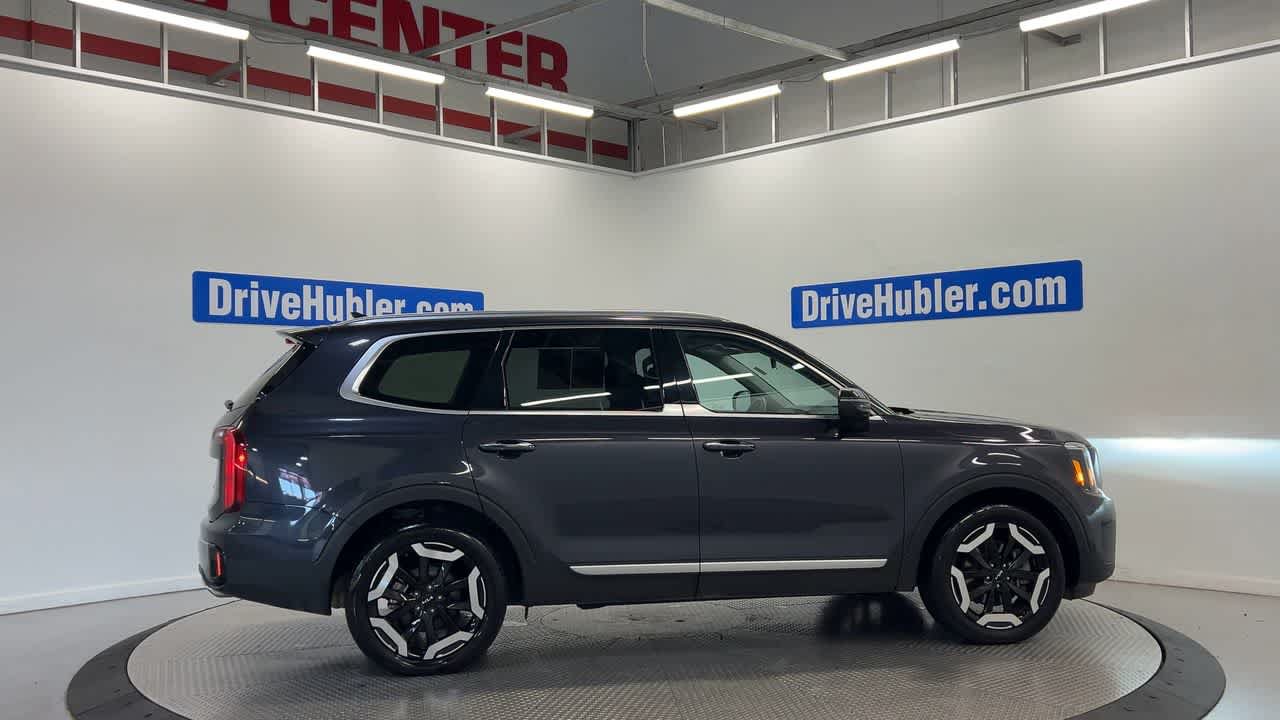 Used 2025 Kia Telluride S FWD image 3