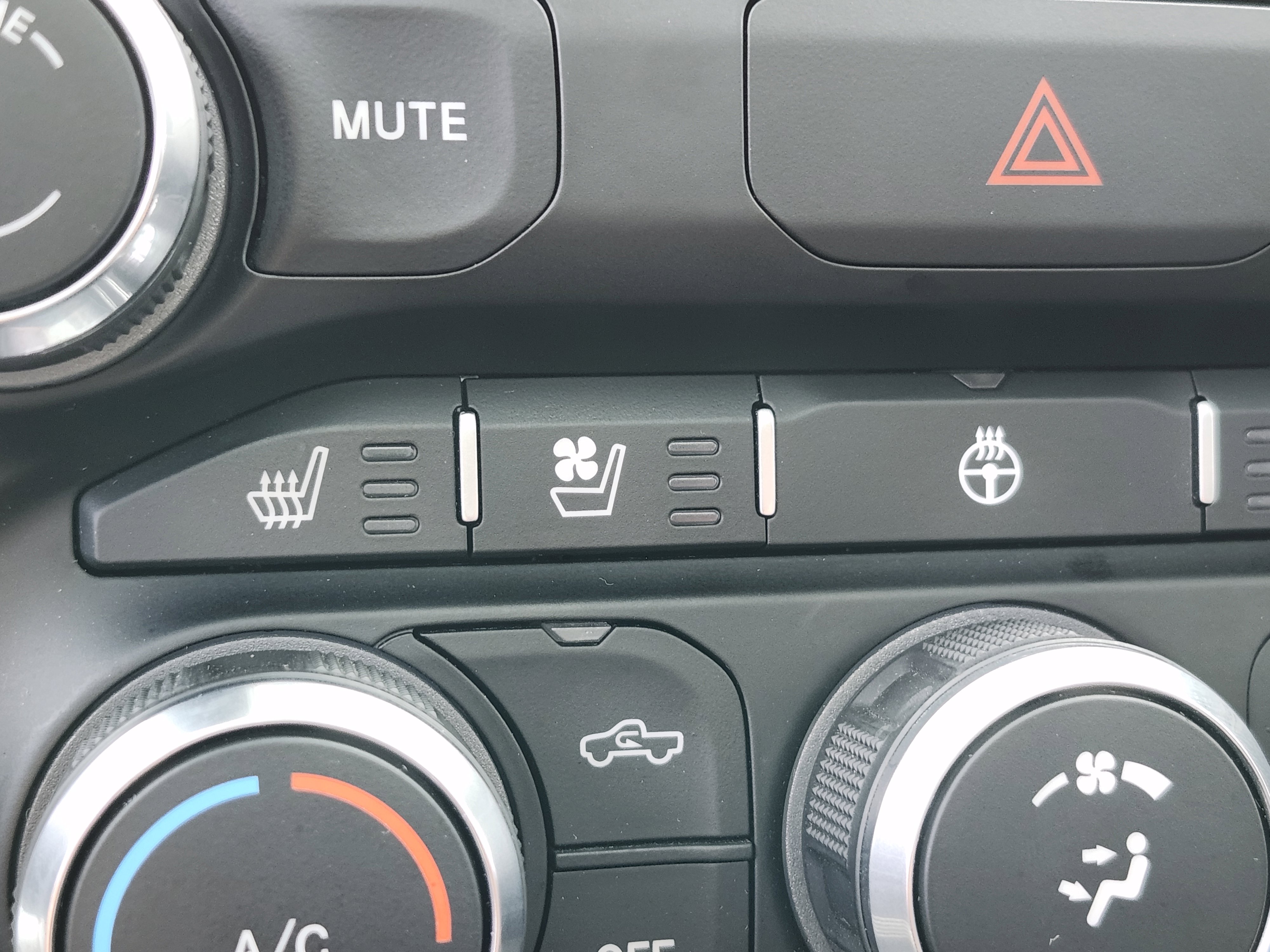 Used 2020 RAM 1500 Laramie AWD/4WD image 41