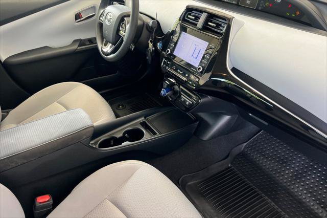 Certified 2021 Toyota Prius LE AWD/4WD image 16