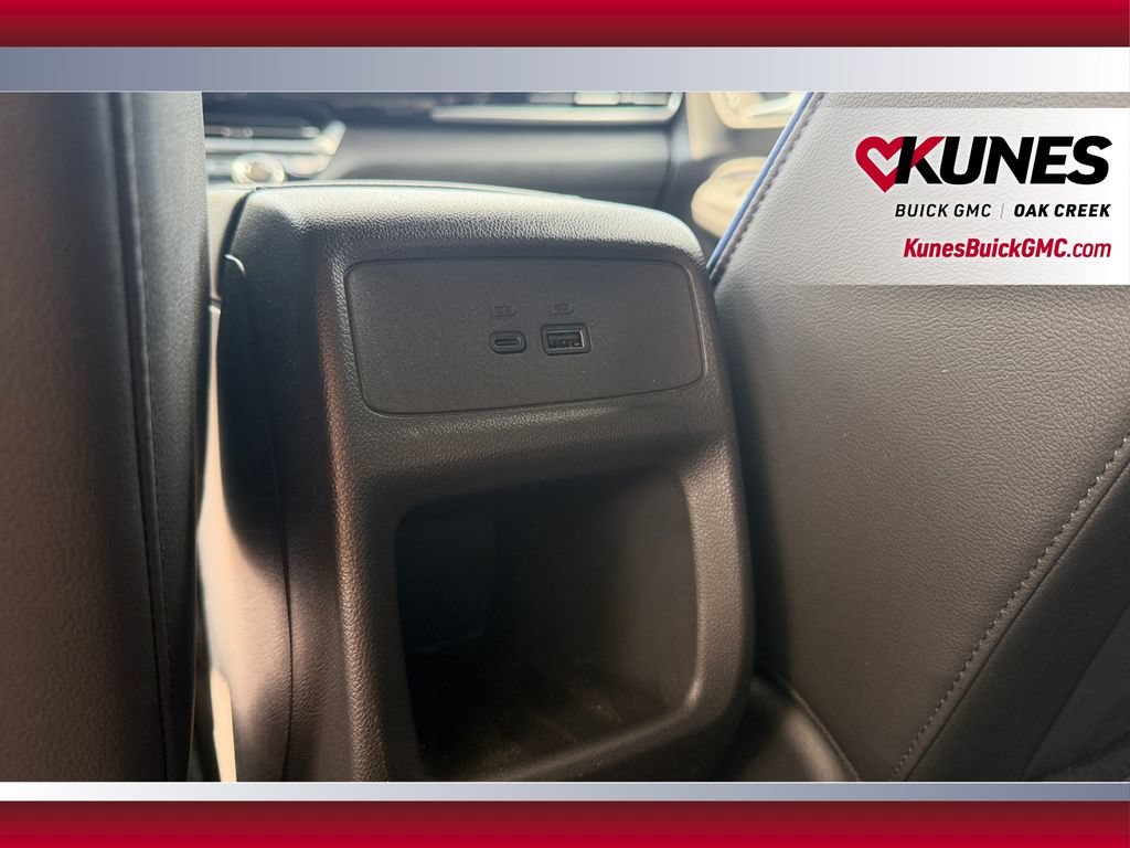 Used 2024 Buick Envista Sport Touring w/ Convenience I Package FWD image 36