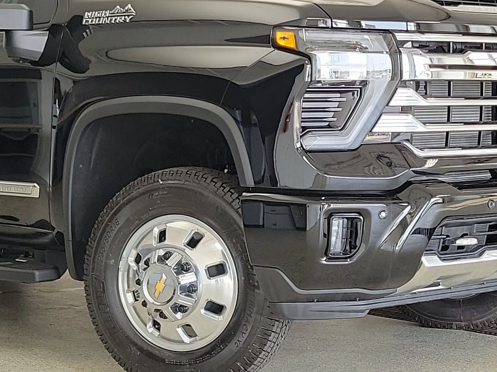 Certified 2025 Chevrolet Silverado 3500 High Country w/ High Country Premium Package image 3