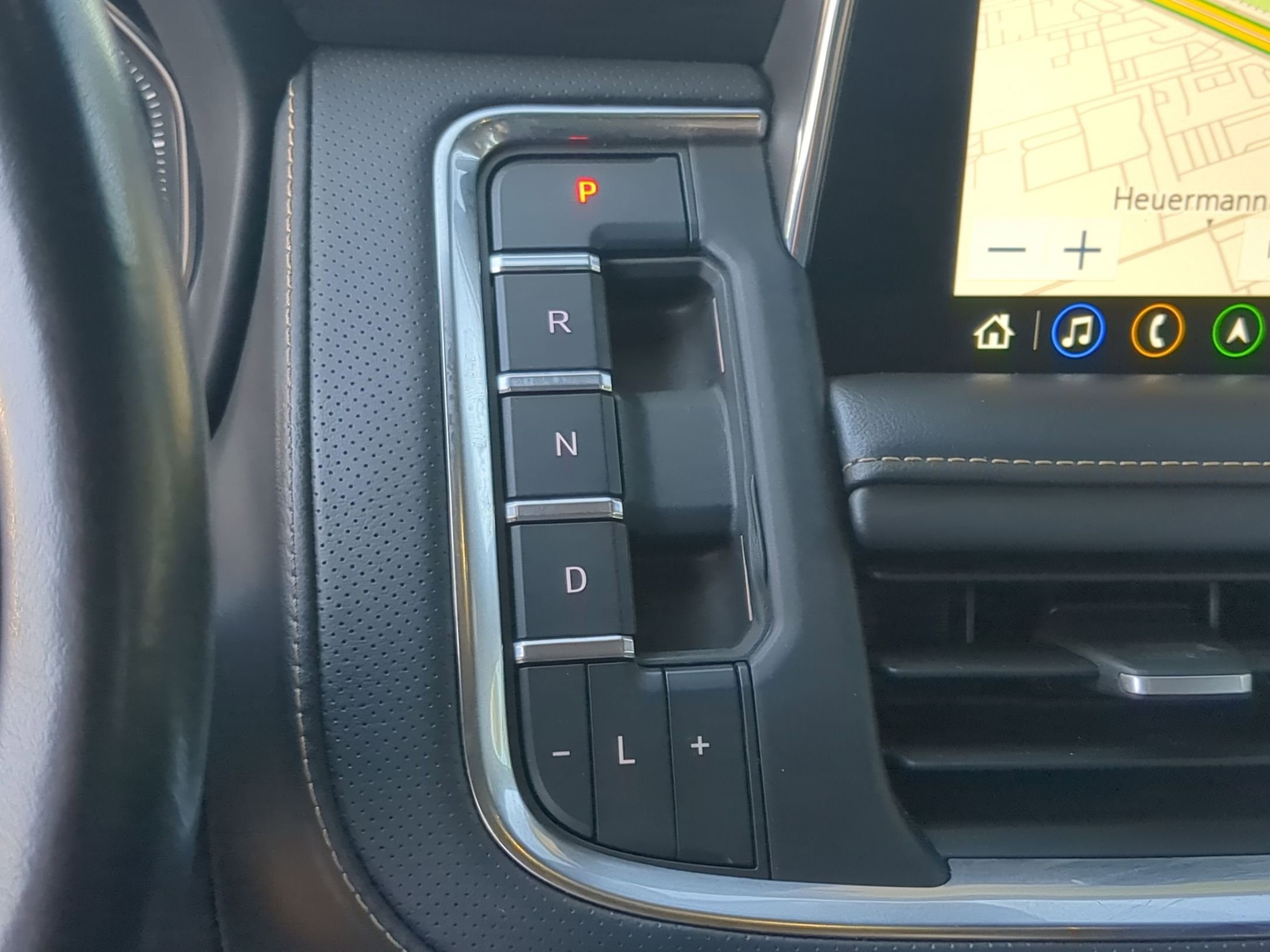 Used 2021 GMC Yukon AT4 w/ Rear Media and Nav Package image 19