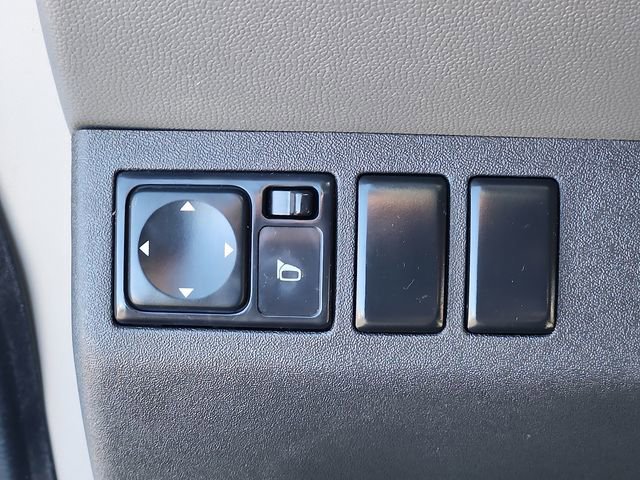 Used 2015 Nissan Xterra S image 23