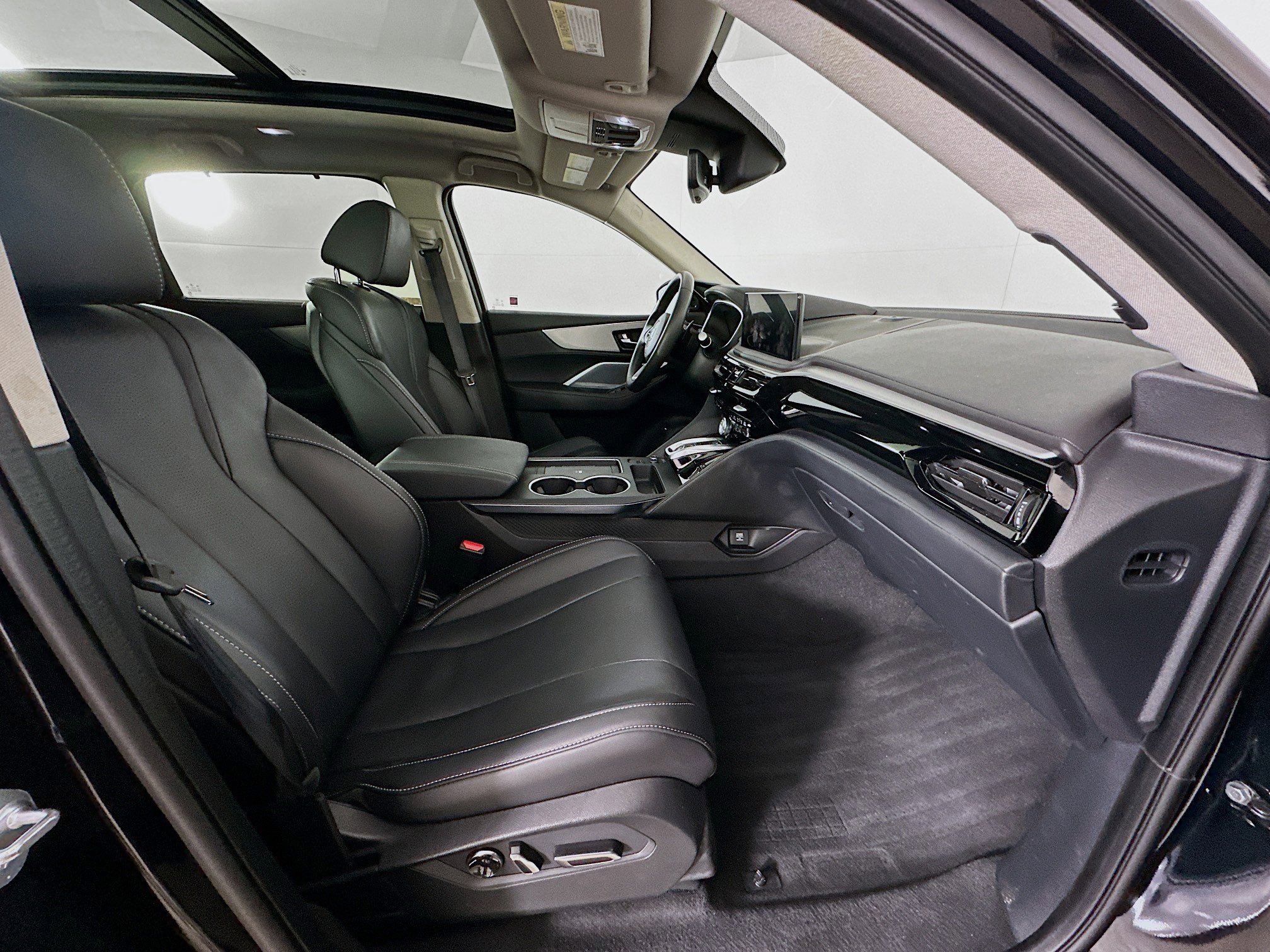 Used 2025 Acura MDX SH-AWD w/ Technology Package image 34