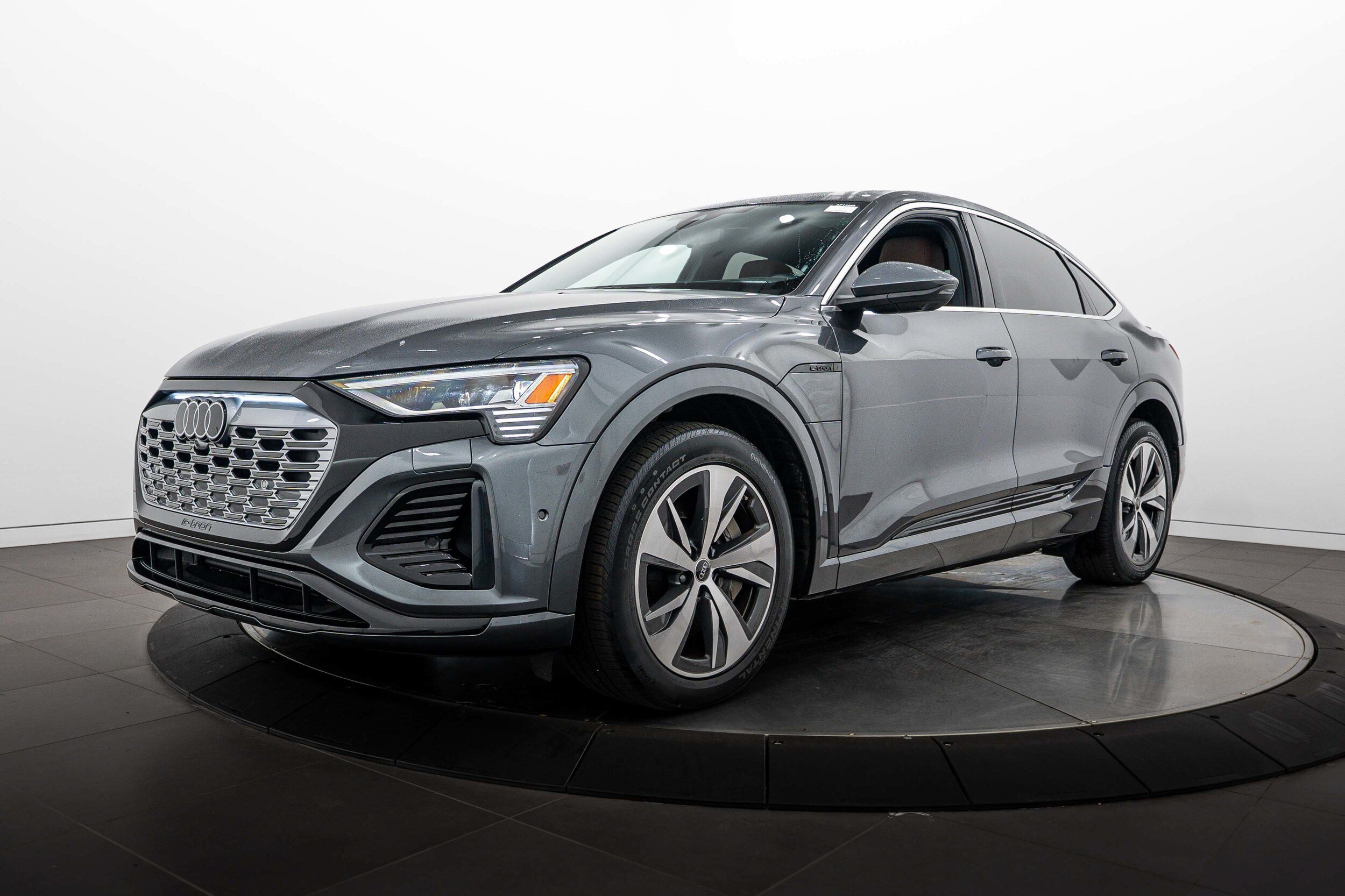 Certified 2024 Audi Q8 e-tron Prestige w/ Prestige Package AWD/4WD image 7