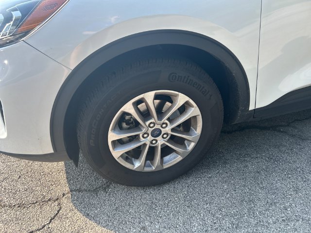 Used 2022 Ford Escape SE w/ Cold Weather Package AWD/4WD image 9