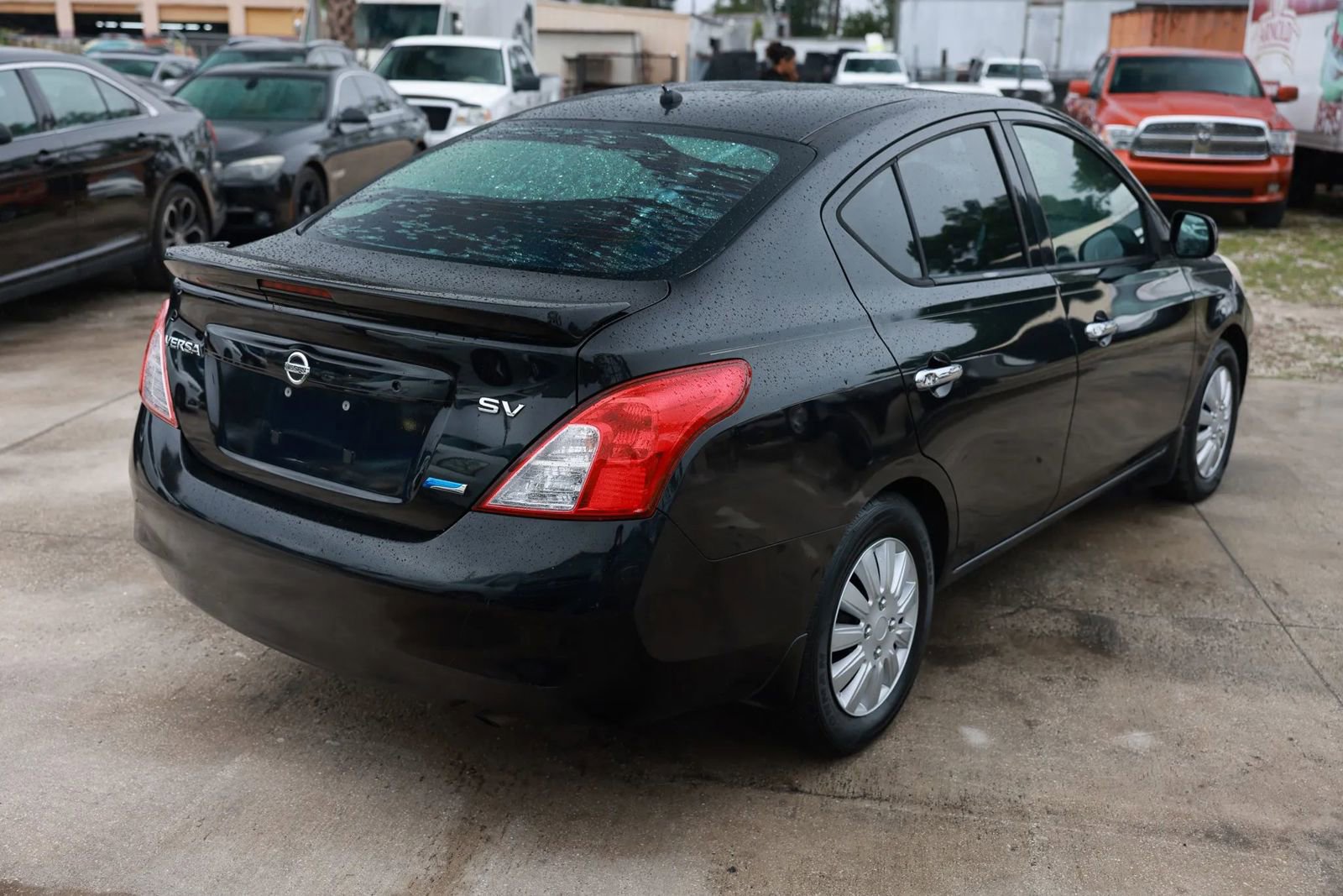Used 2014 Nissan Versa SV image 7