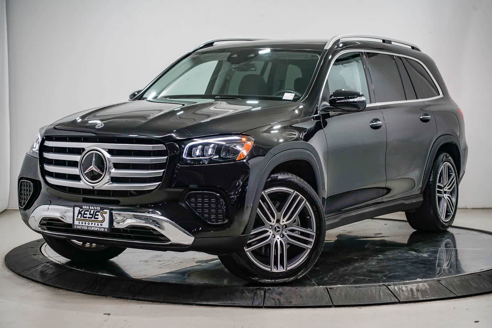Used 2026 Mercedes-Benz GLS 450 4MATIC image 1