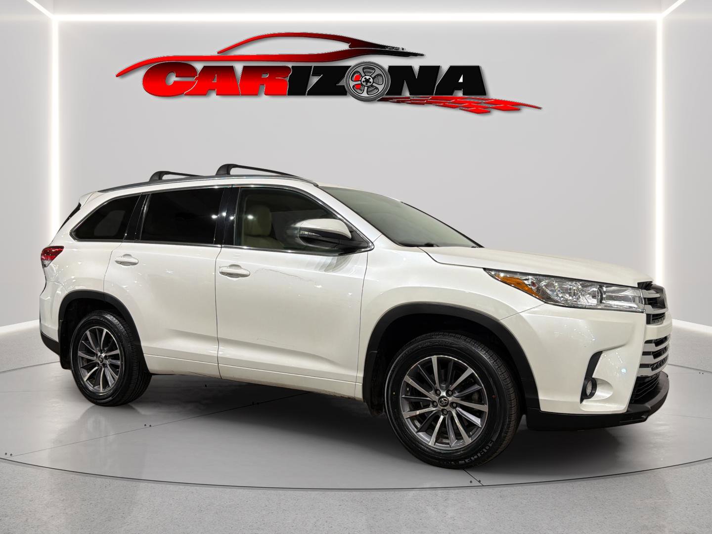 Used 2017 Toyota Highlander XLE AWD/4WD image 2