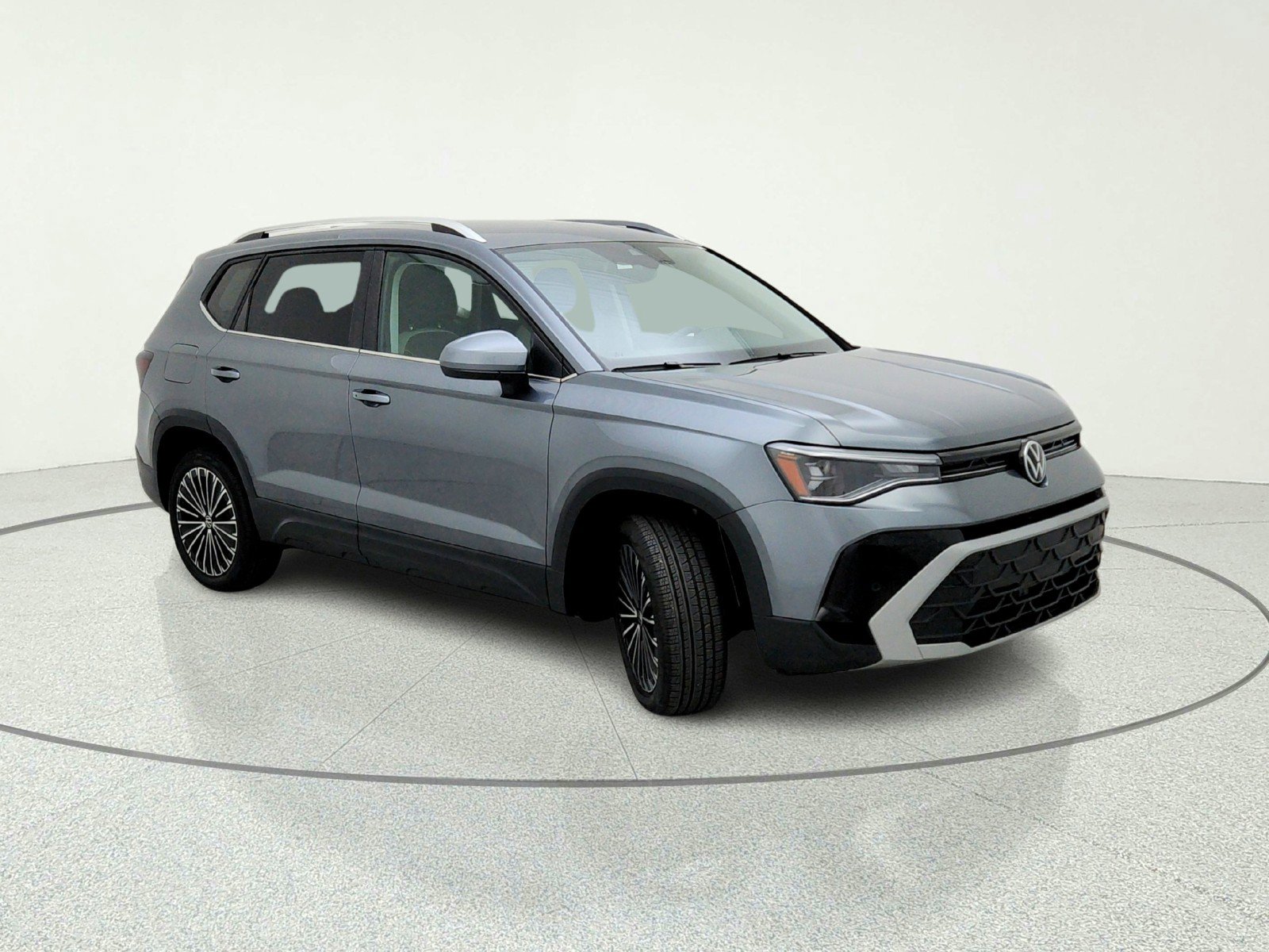 Used 2025 Volkswagen Taos SE FWD image 5