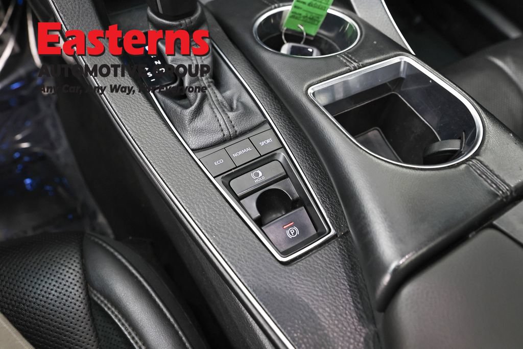 Used 2021 Toyota Avalon XSE FWD image 21