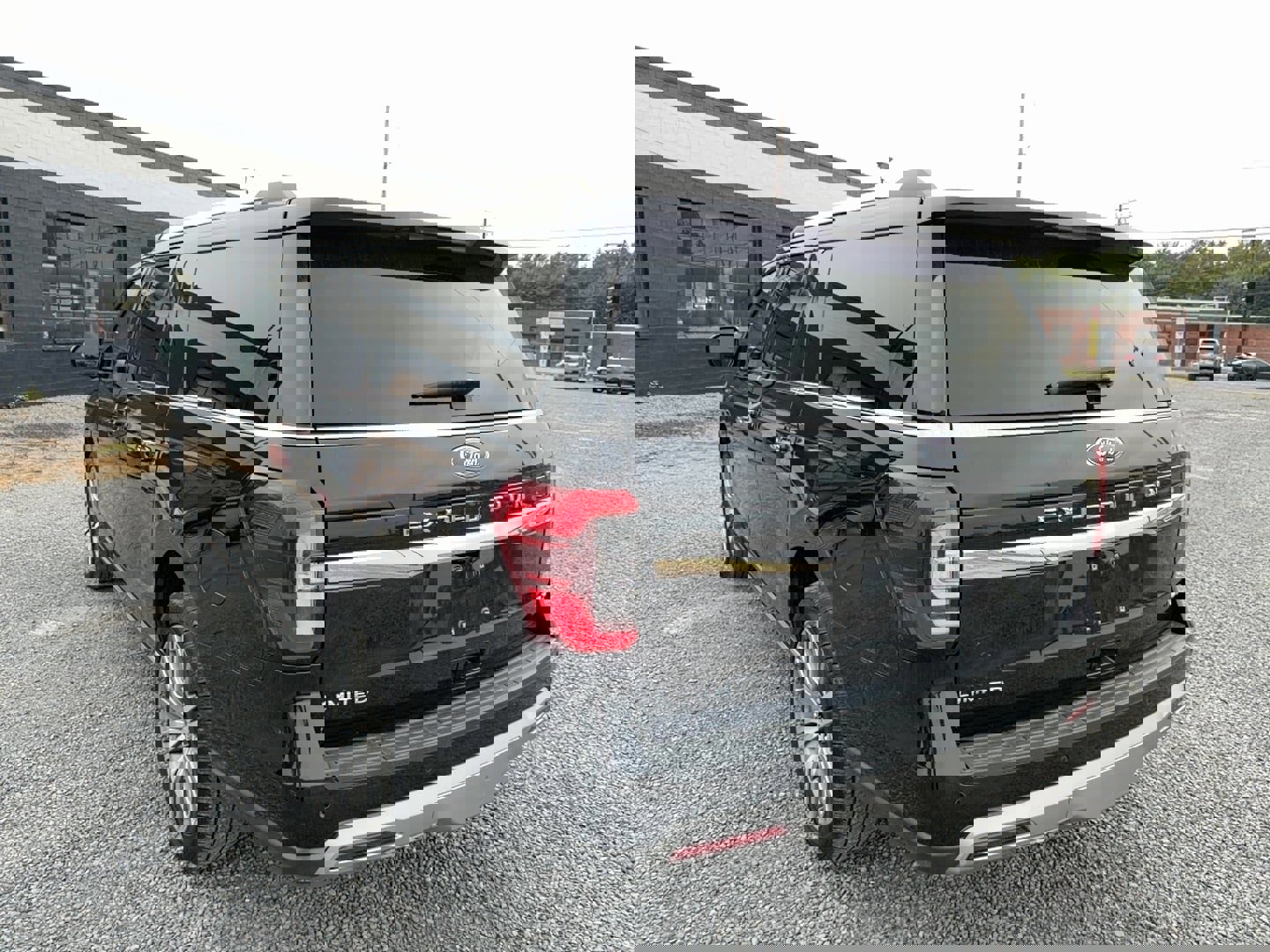 Used 2022 Ford Expedition Max Limited image 3