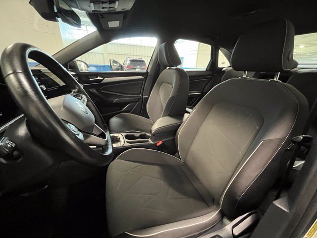 Used 2025 Volkswagen Jetta Sport FWD image 20